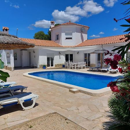 Villa Voor 8 Personen Met Zwembad Calafat Eksteriør billede