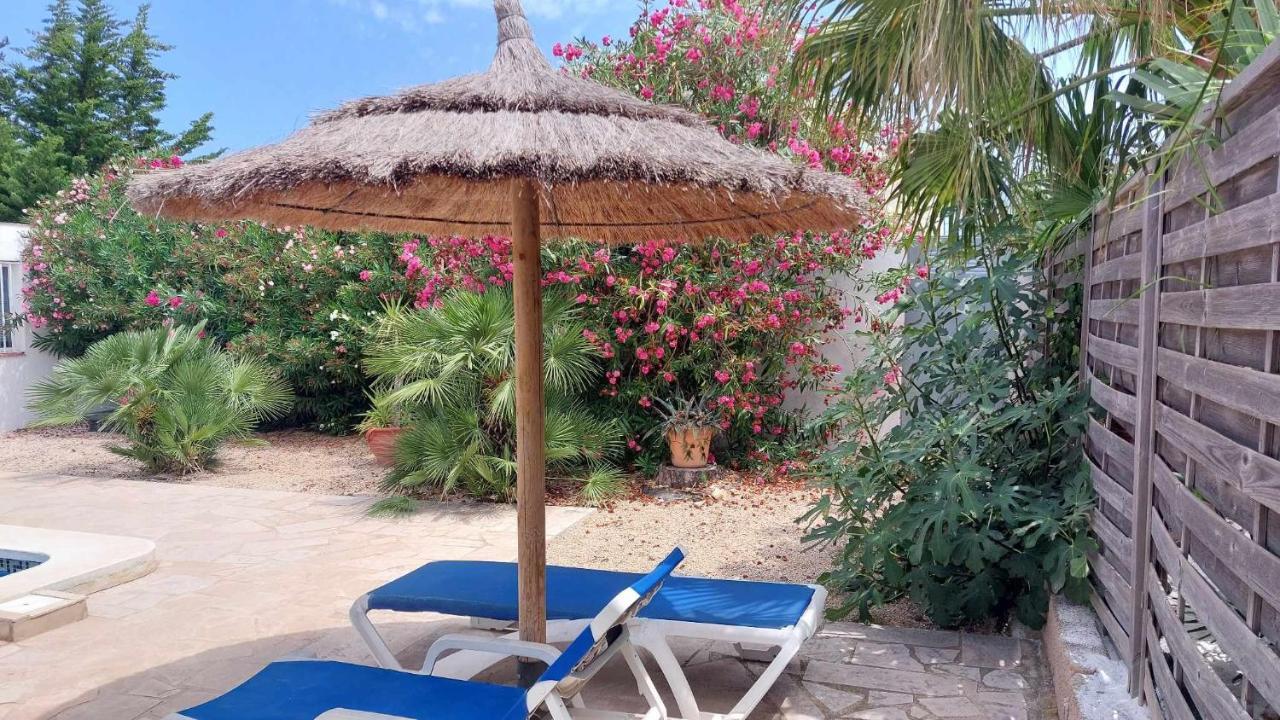 Villa Voor 8 Personen Met Zwembad Calafat Eksteriør billede