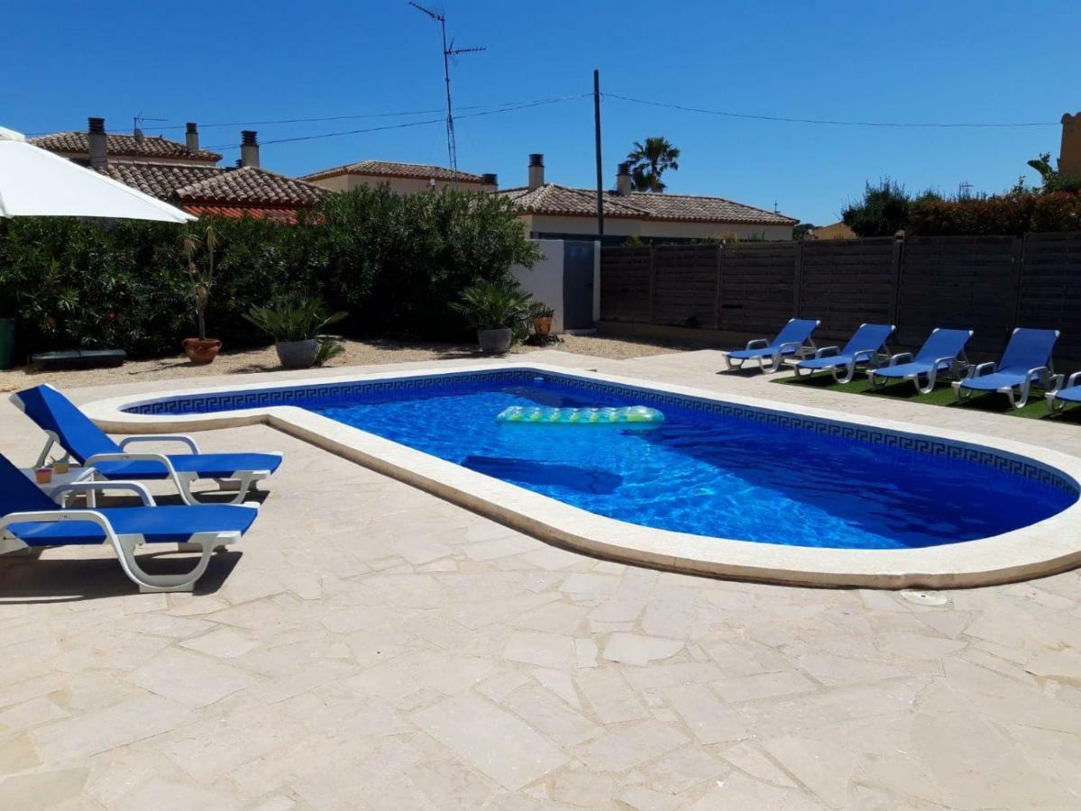 Villa Voor 8 Personen Met Zwembad Calafat Eksteriør billede